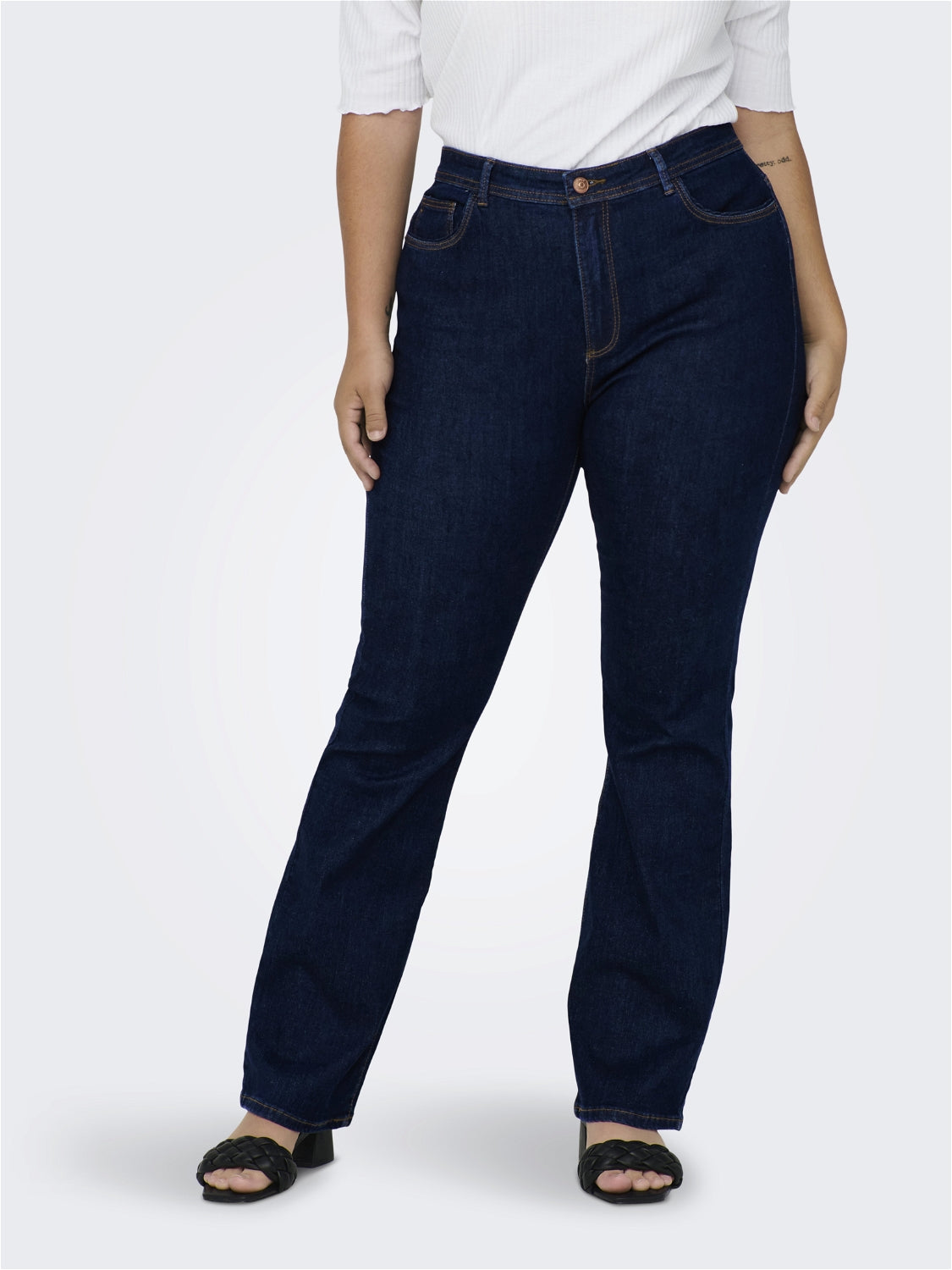 Only Carmakoma CARSALLY HW FLARED JEANS DNM