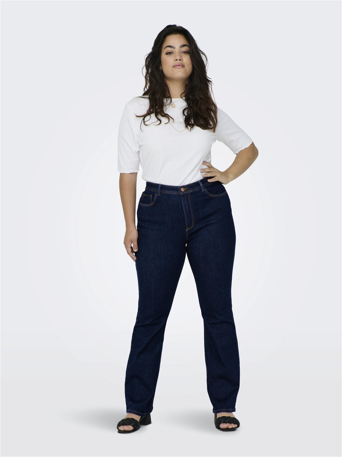 Only Carmakoma CARSALLY HW FLARED JEANS DNM