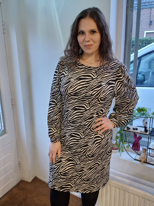 Only Carmakoma Carsofia jurk zebraprint zwart/wit